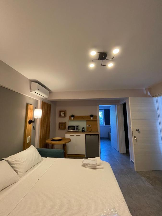 Isalos Suites เนอาเปรามอส ภายนอก รูปภาพ